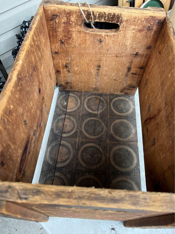 Antique Wooden Crate “Diamond Beverages)