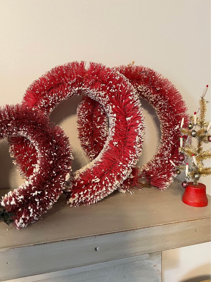 Vintage Bottle Brush Wreaths with Flocking